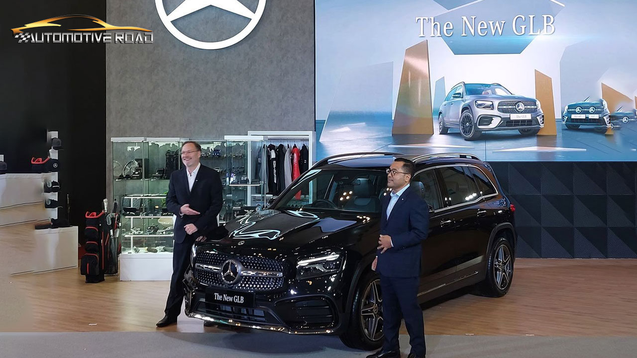 Mercedes-Benz Luncurkan New GLB 200 AMG Line di GJAW 2024